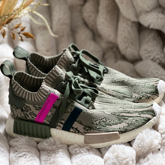 Adidas Originals NMD R1 Primeknit Green Glitch Camo Sneaker Shoes Women's US 10 - Picture 8 of 9
